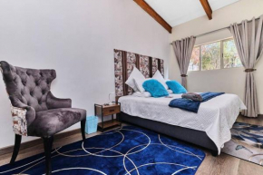 2 bedroom flat in secure home Sandton
